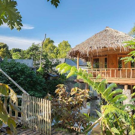 Onong'S Homestay & Cafe Tomohon Eksteriør billede