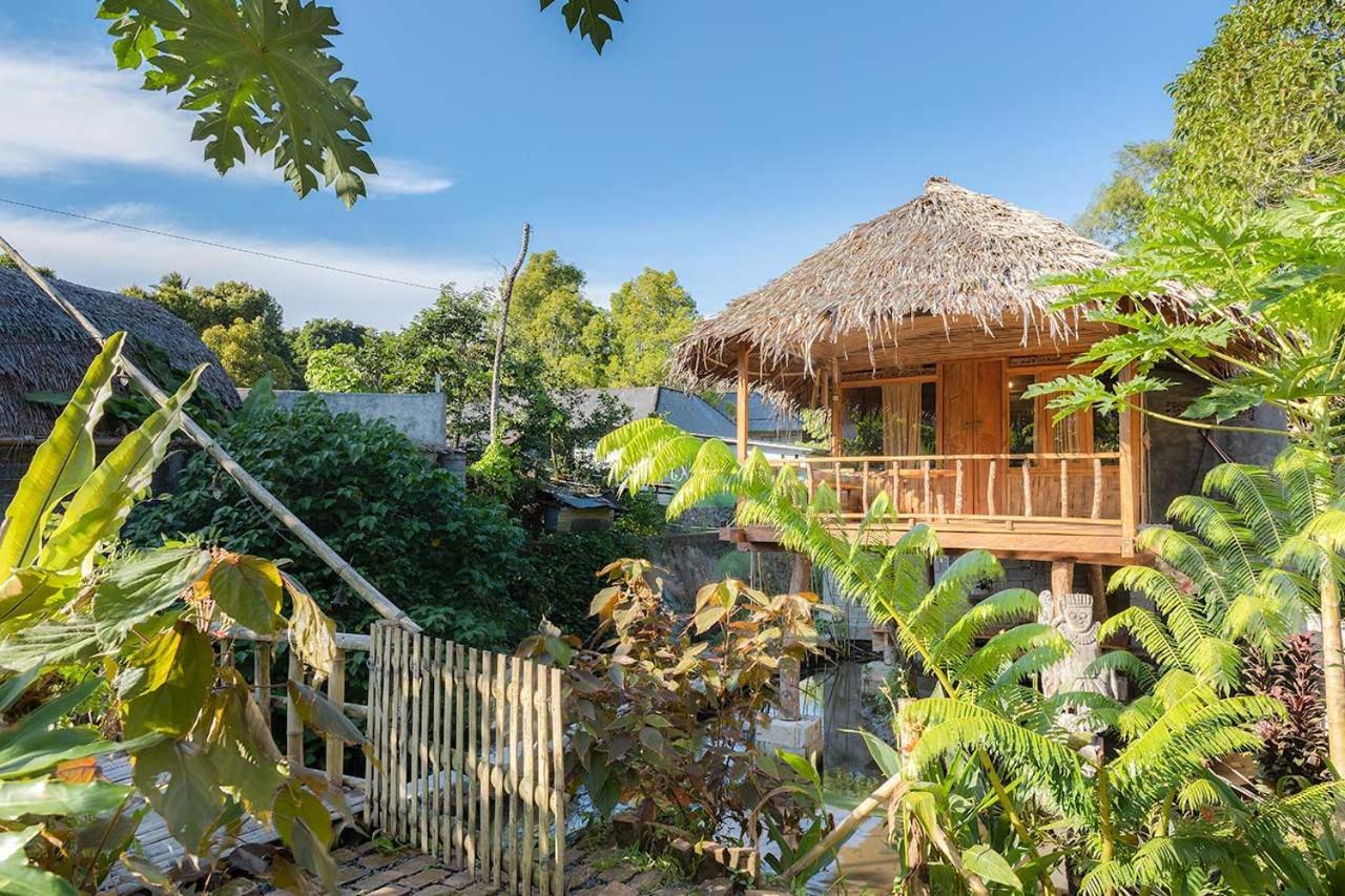 Onong'S Homestay & Cafe Tomohon Eksteriør billede
