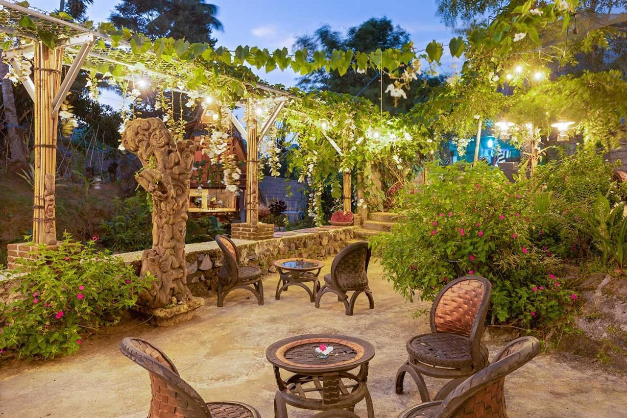 Onong'S Homestay & Cafe Tomohon Eksteriør billede