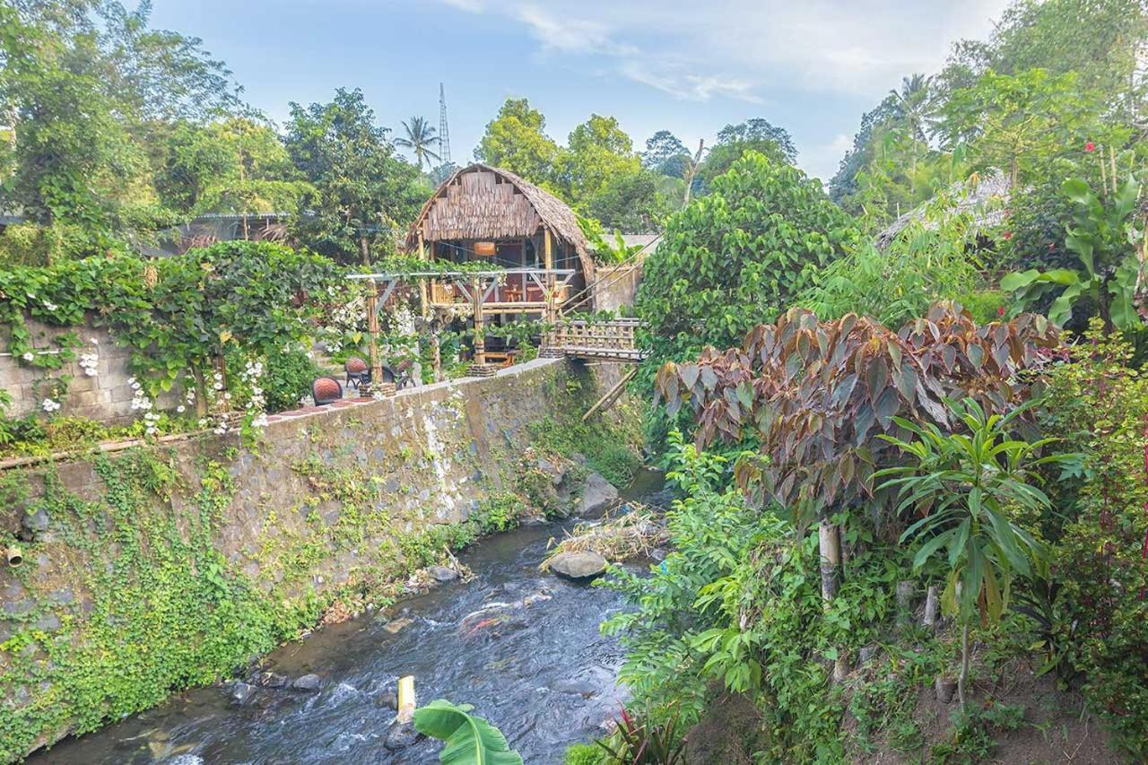Onong'S Homestay & Cafe Tomohon Eksteriør billede